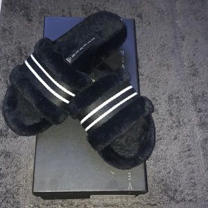Faux fur slides